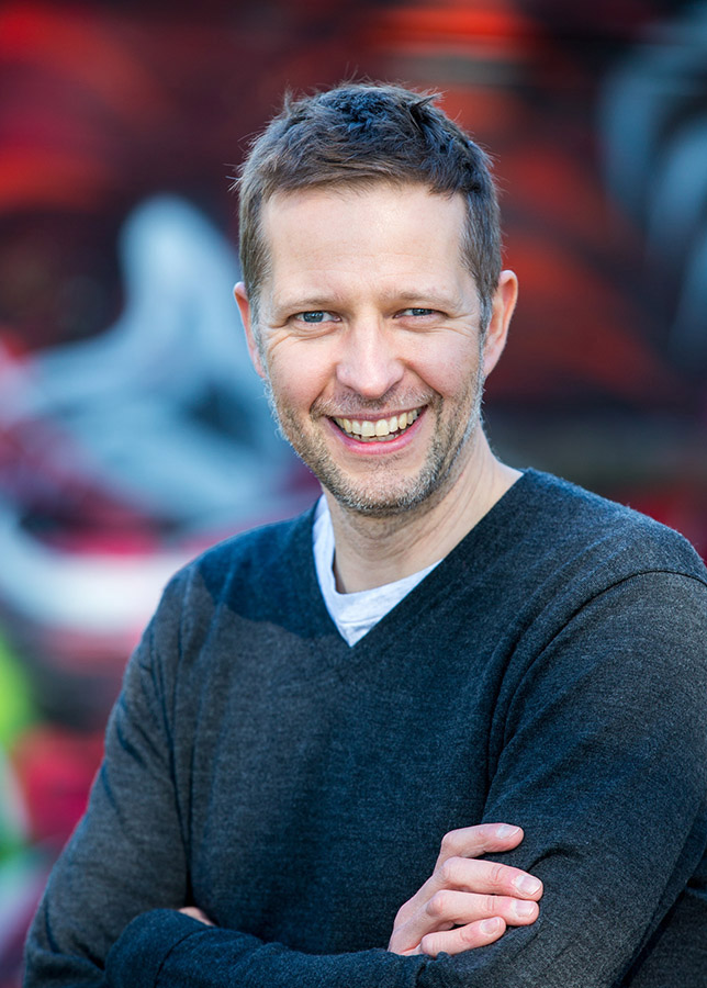 simon woodcock headshot